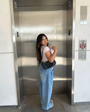 Load image into Gallery viewer, Cora Barrel Jeans
