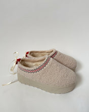 Load image into Gallery viewer, Teddy Platform Slipper
