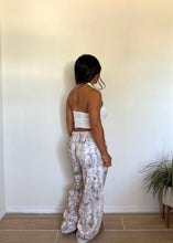 Load image into Gallery viewer, The Camo Sweatpants (Light Camo)
